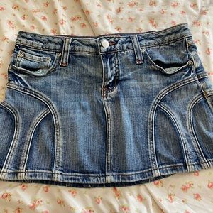 Y2K mini skirt